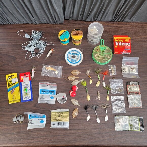 Old Pal 1050 Vintage Fishing Tackle Box With Assorted Gear & Accessories - Picture 2 of 10